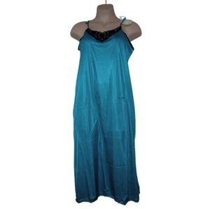 Vintage turquoise nightgown